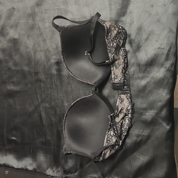 Victoria secret push up bra - Picture 2 of 4
